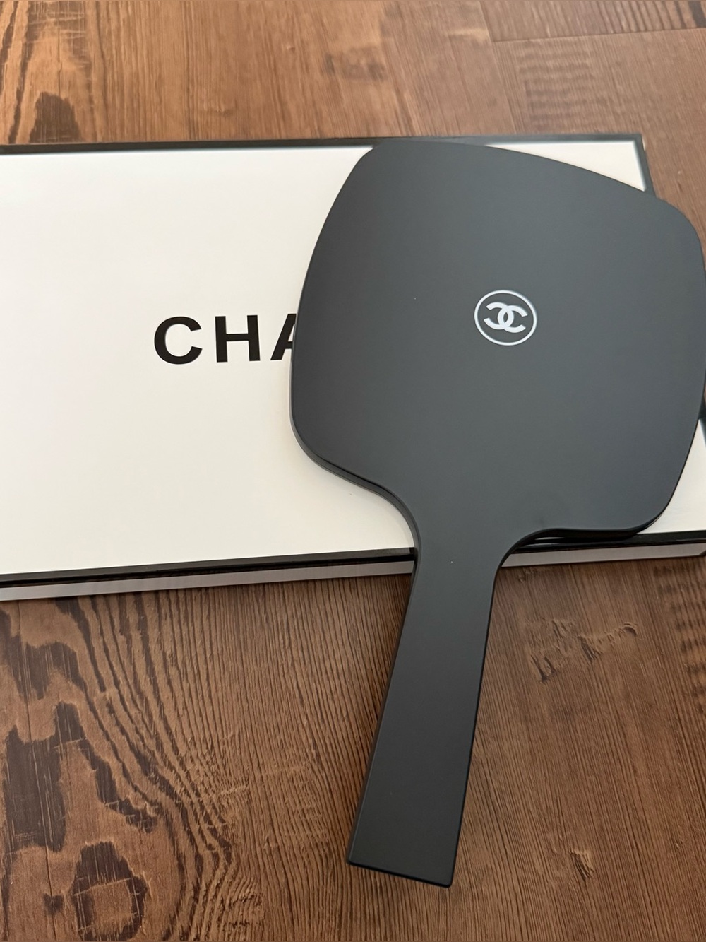 CHANEL BEAUTÊ Handheld Mirror - Picture 4 of 7